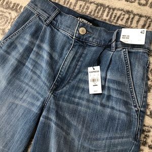 NWT Pleated Express Wide Leg High Rise Jean